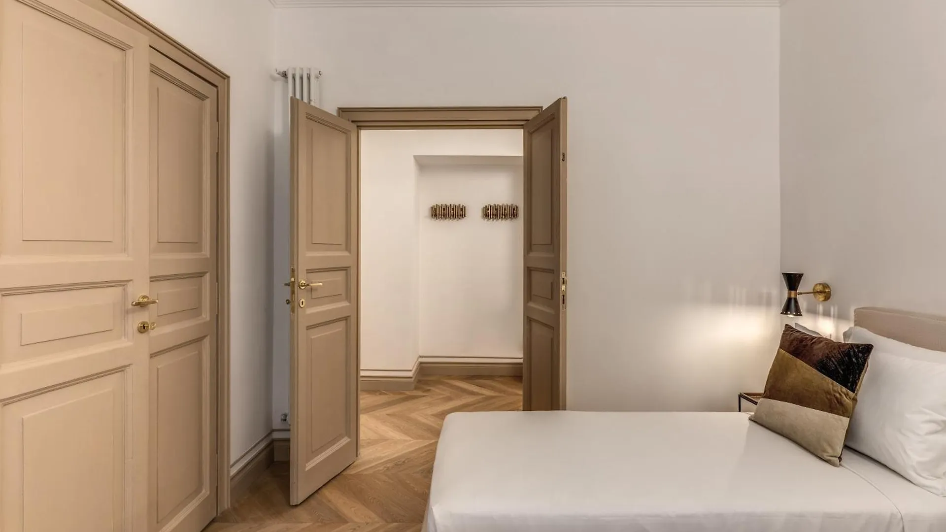 Essenze Eleganti A Trastevere Rome Italy