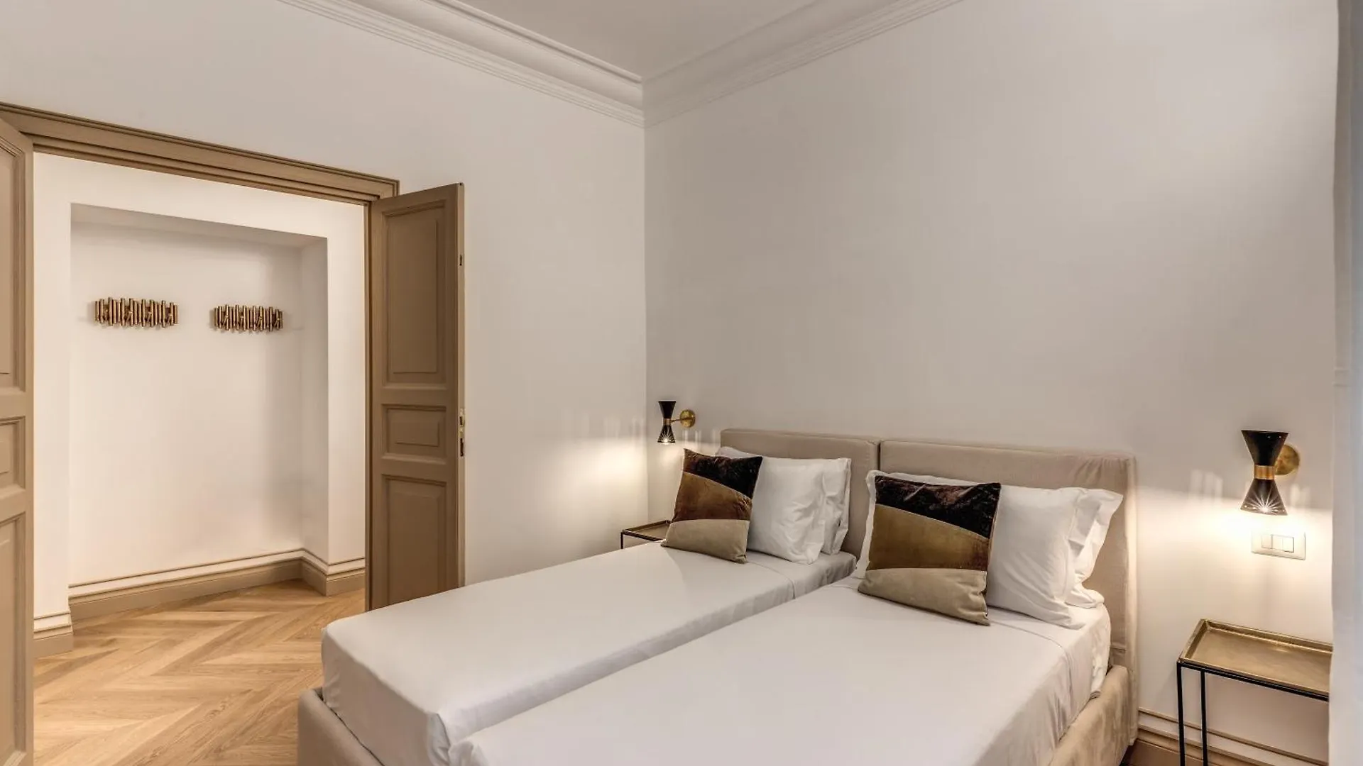 Essenze Eleganti A Trastevere Rome Italy